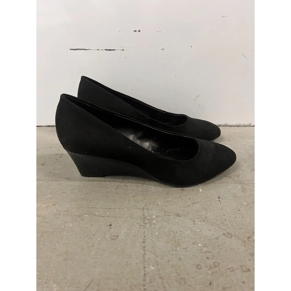 Bandolino Franci Dress Pumps Womens US 8.5M Black Almond Toe Slip On Wedge Heel - Picture 1 of 13